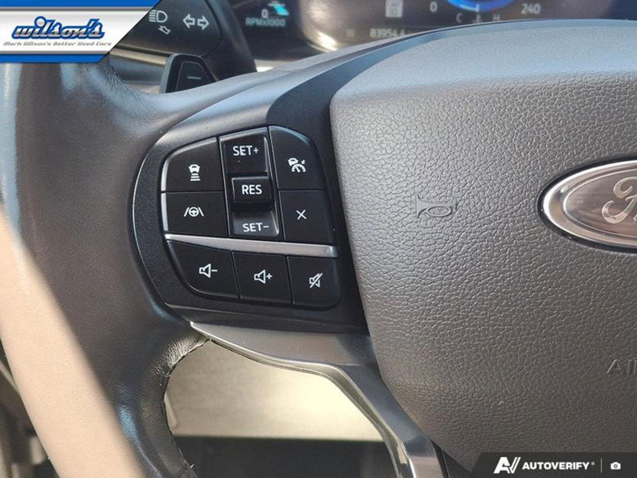 2020 Ford Explorer Platinum | Leather | Pano Roof | Navi | Heated + Ventilated Seats | Heated Steering | and More ! Photo