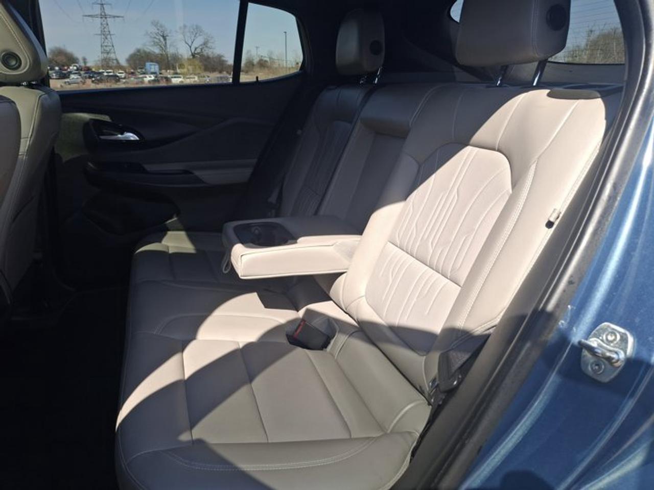 2024 Buick Envista Avenir | Leather | Sunroof | Heated Wheel + Seats | CarPlay + Android | Rear Camera | & More ! Photo