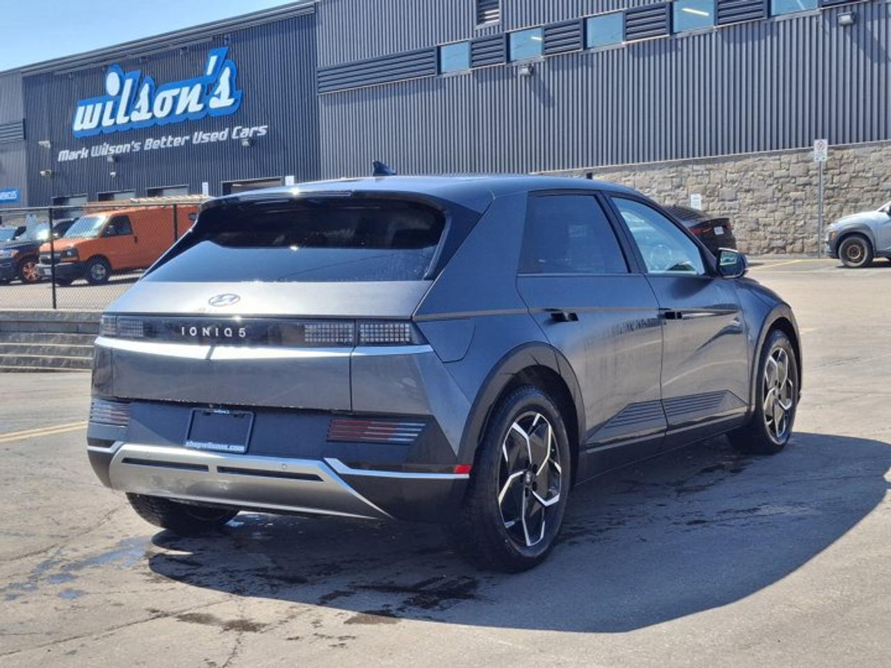 2023 Hyundai IONIQ 5 Preferred Long Range | Nav | Heated Wheel + Seats | Adaptive Cruise | CarPlay + Android | and More ! Photo