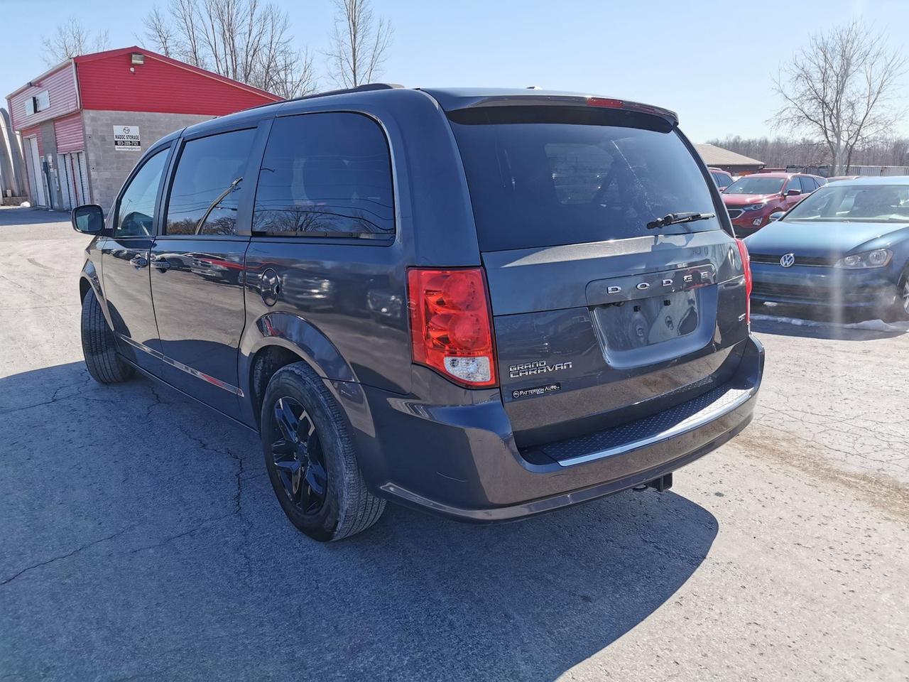 2020 Dodge Grand Caravan GT Photo2