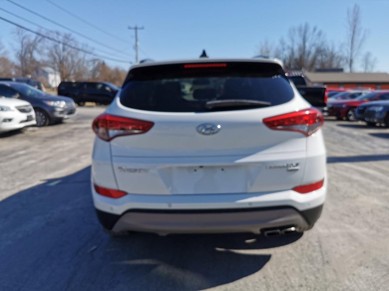 2017 Hyundai Tucson LIMITED AWD Photo3