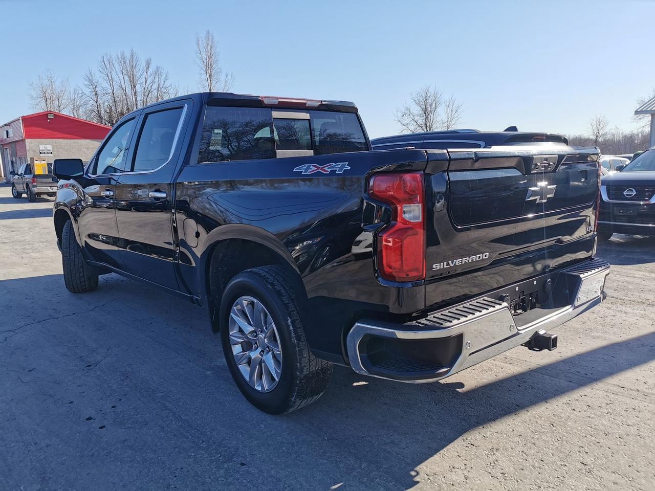 2021 Chevrolet Silverado 1500 LTZ Photo2