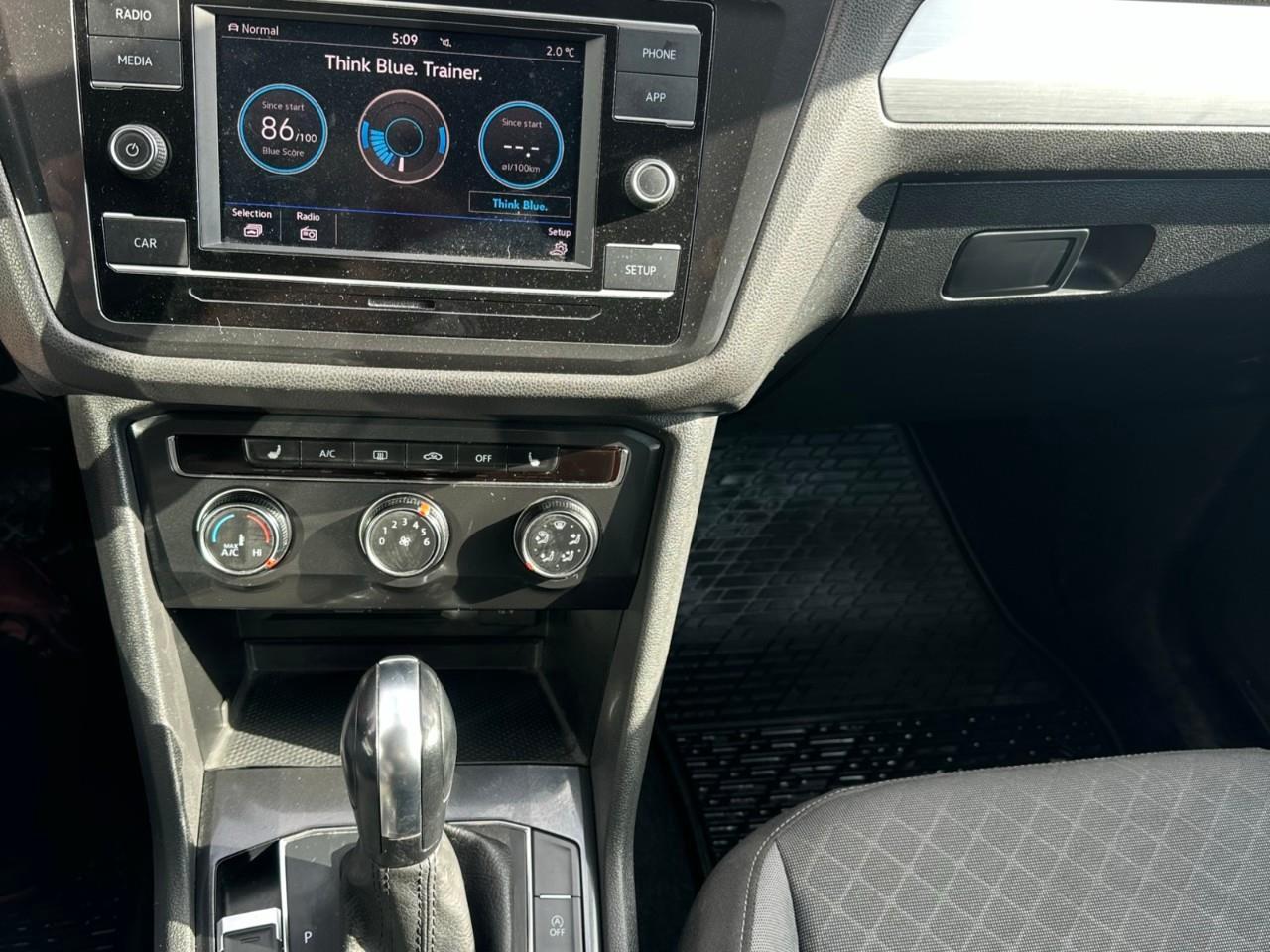 2019 Volkswagen Tiguan Trendline Photo