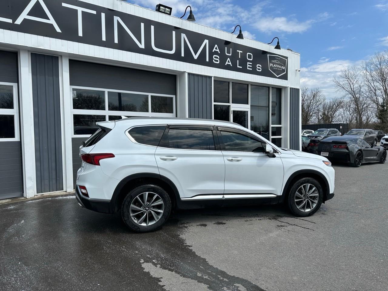 2019 Hyundai Santa Fe  Photo2