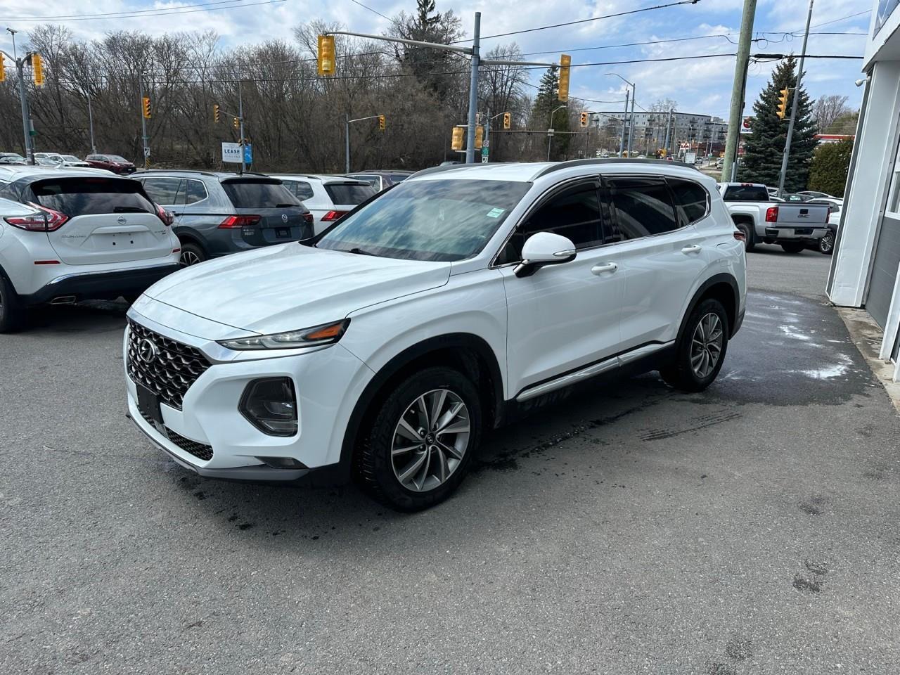 2019 Hyundai Santa Fe  Photo3