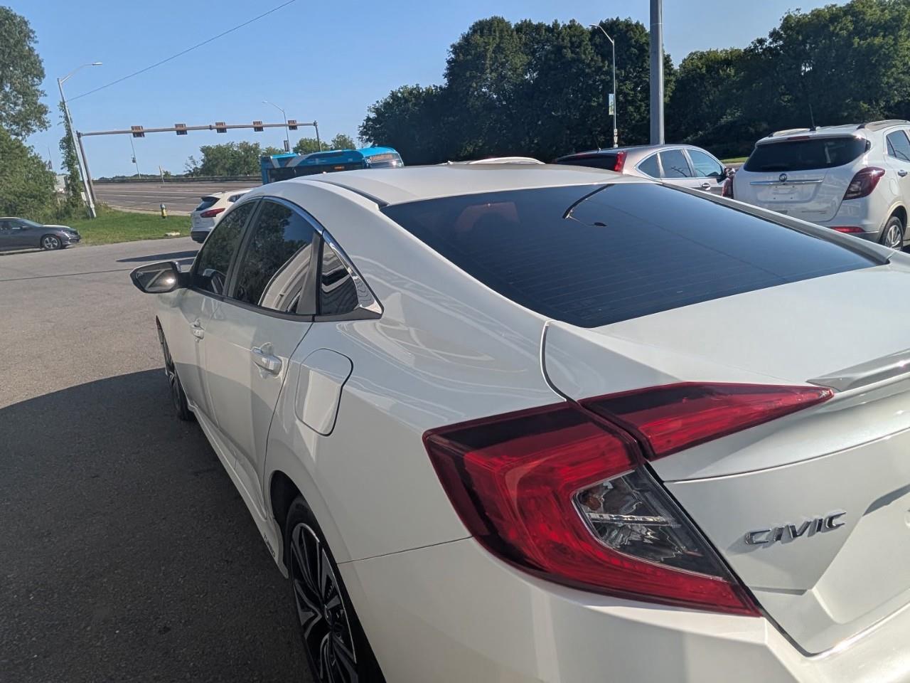 2017 Honda Civic LX Photo1