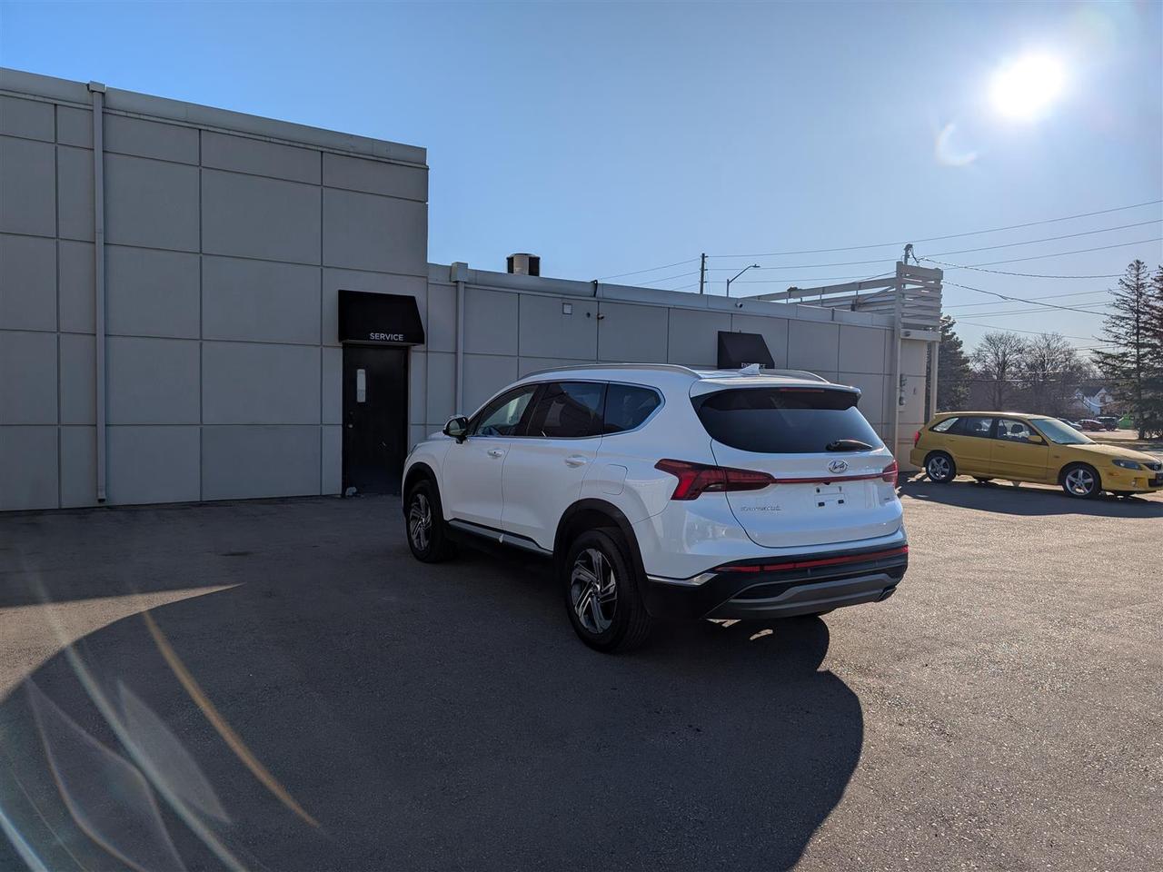 2022 Hyundai Santa Fe PREFERRED AWD - REVERSE CAM - TECH FEATS Photo2