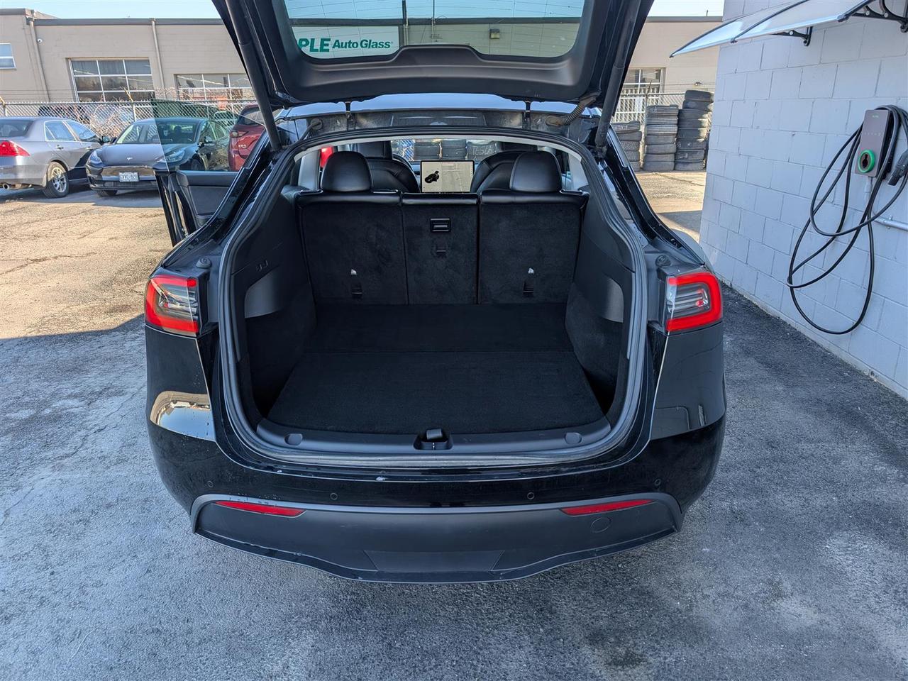 2021 Tesla Model Y LONG RANGE AWD - DUAL MOTOR Photo
