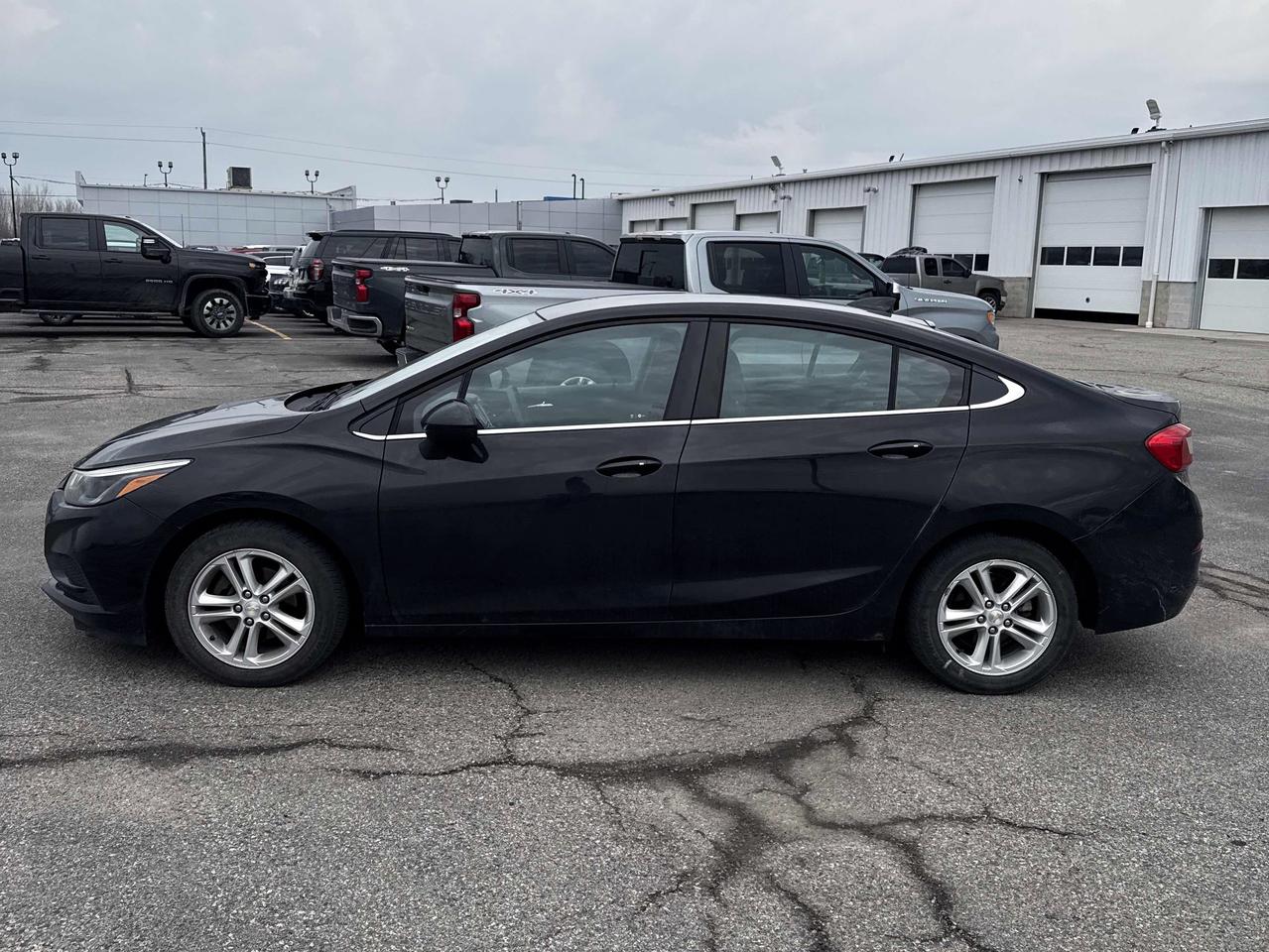 2016 Chevrolet Cruze LT Photo