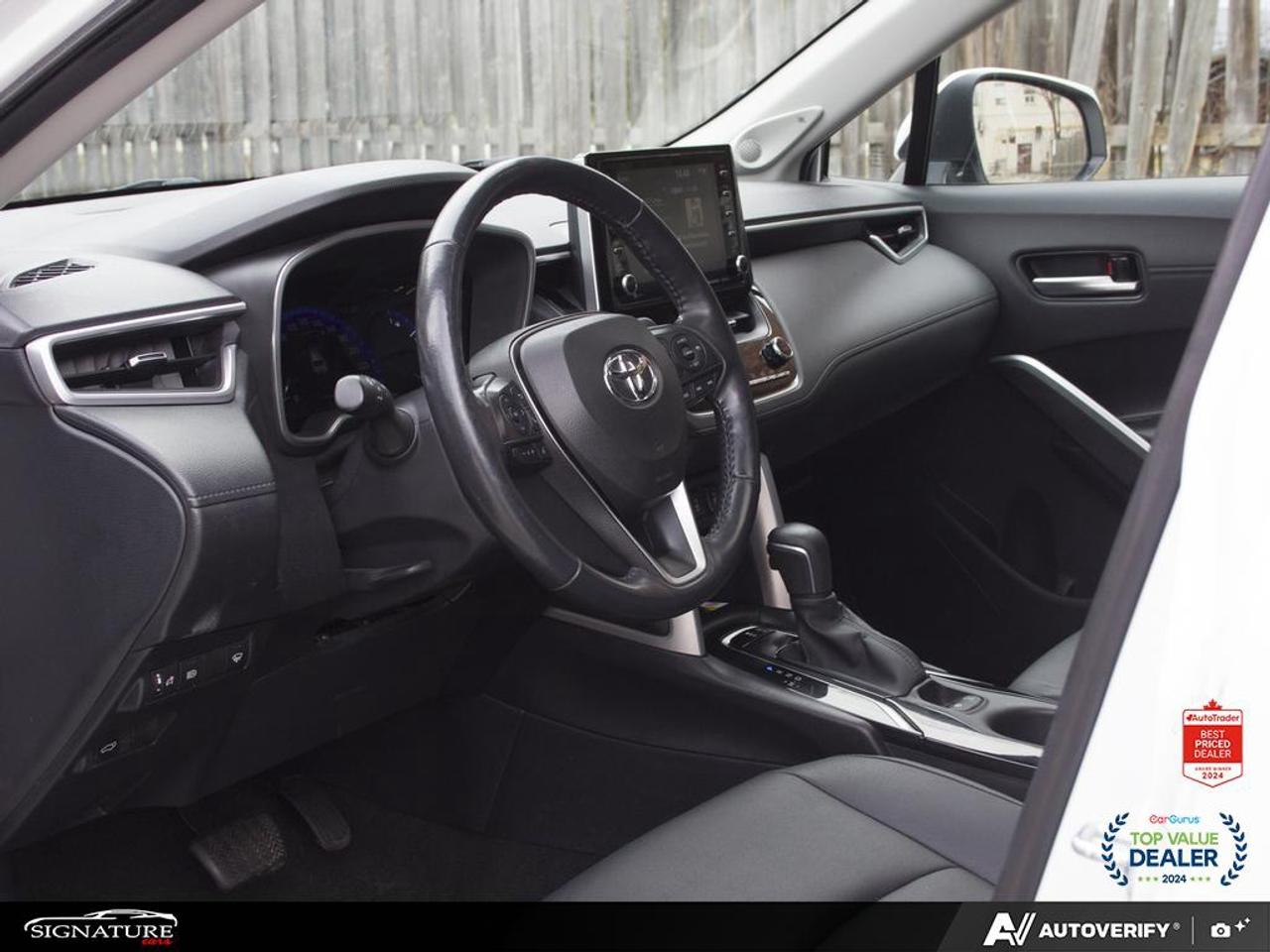 2022 Toyota Corolla Cross XLE AWD No Accident JBL Sunroof Leather Photo
