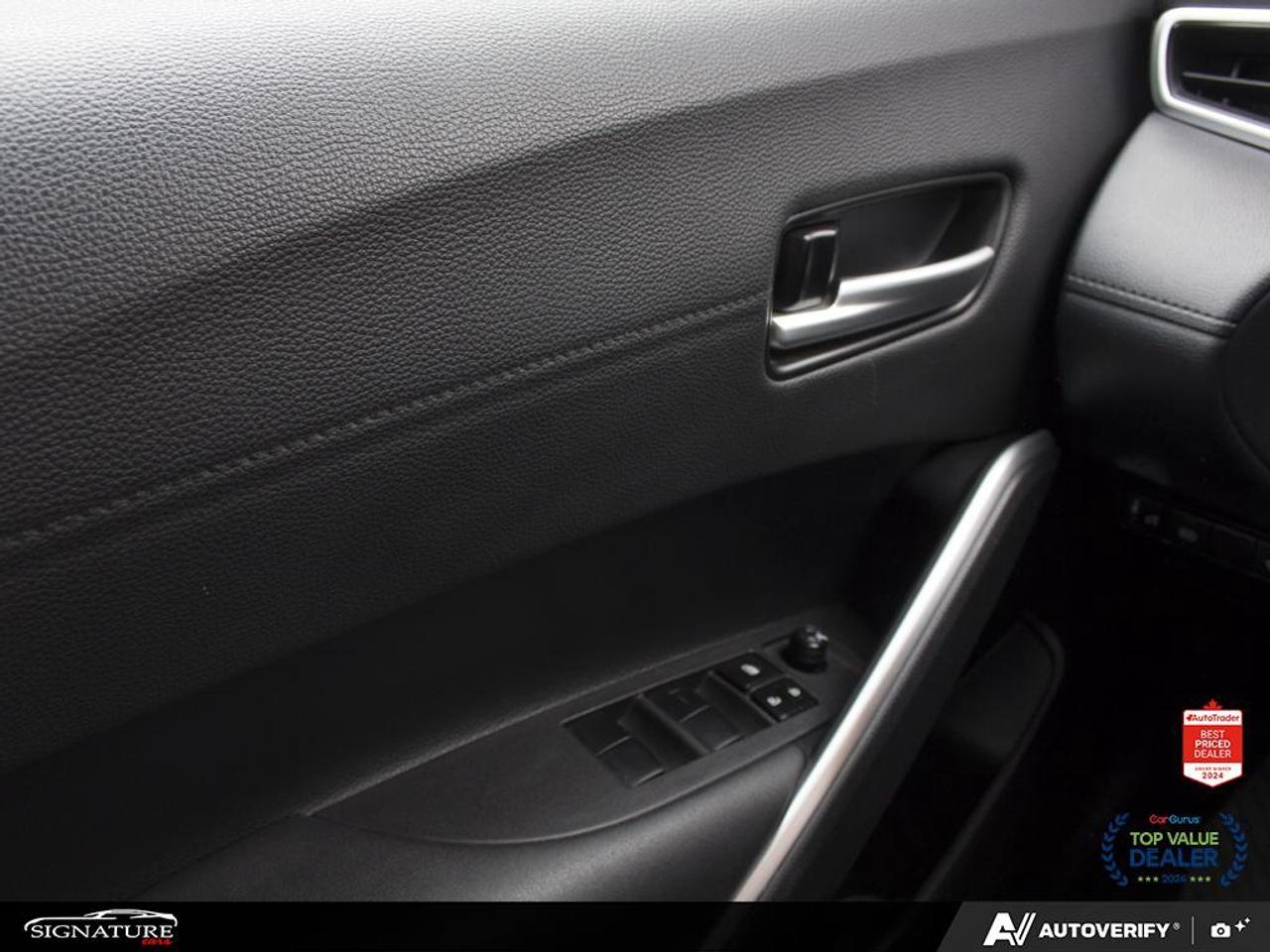2022 Toyota Corolla Cross XLE AWD No Accident JBL Sunroof Leather Photo