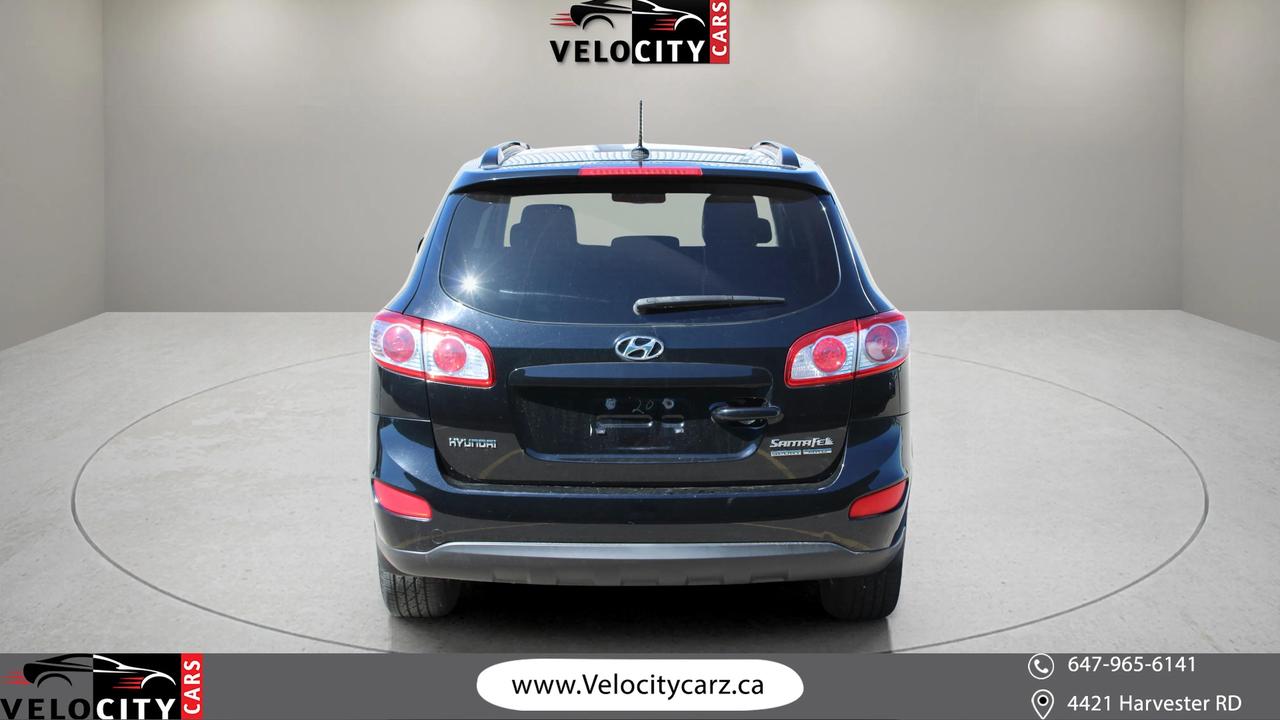 2011 Hyundai Santa Fe GLS Photo