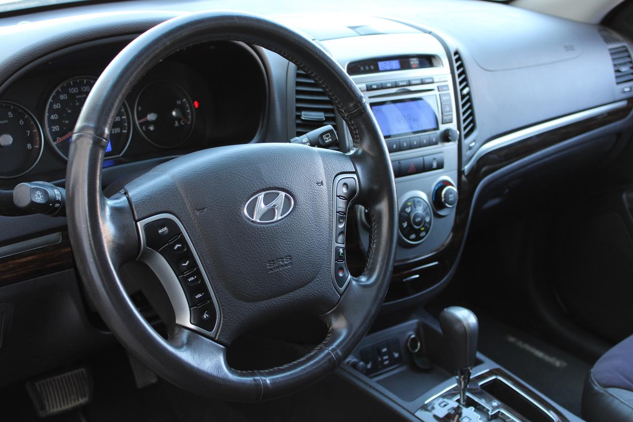 2011 Hyundai Santa Fe GLS Photo