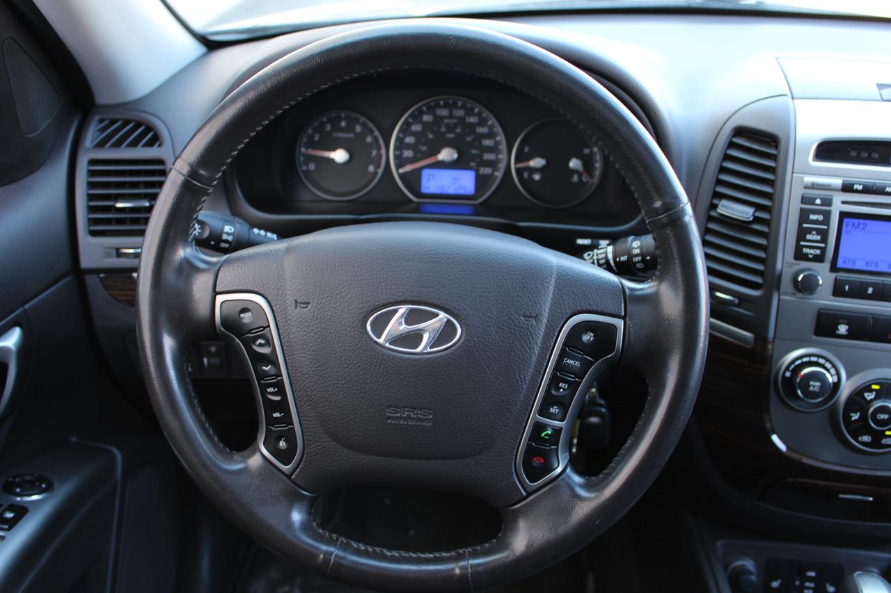 2011 Hyundai Santa Fe GLS Photo