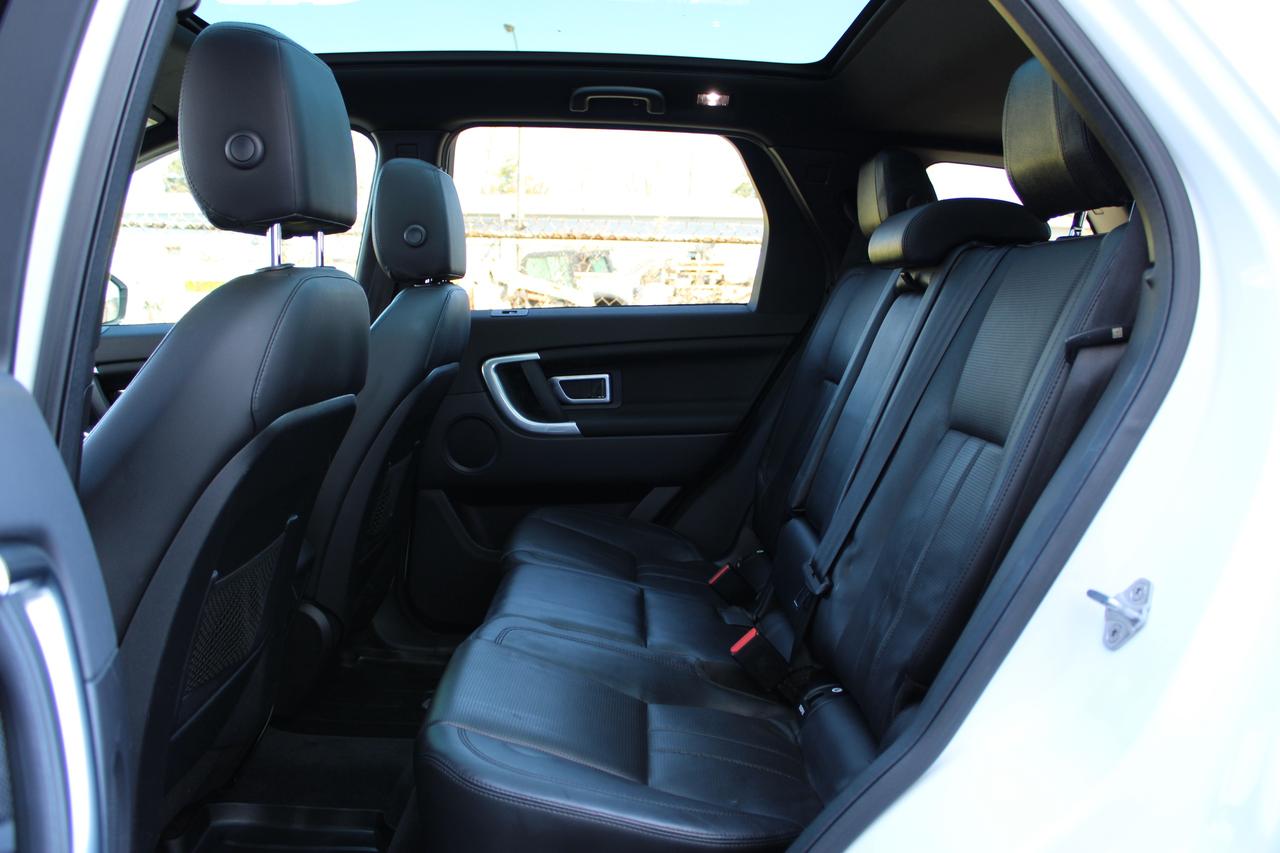 2016 Land Rover Discovery Sport HSE Photo