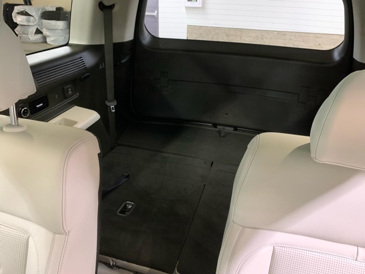 2025 Hyundai Santa Fe Ultimate Calligraphy AWD w/Beige Interior Photo