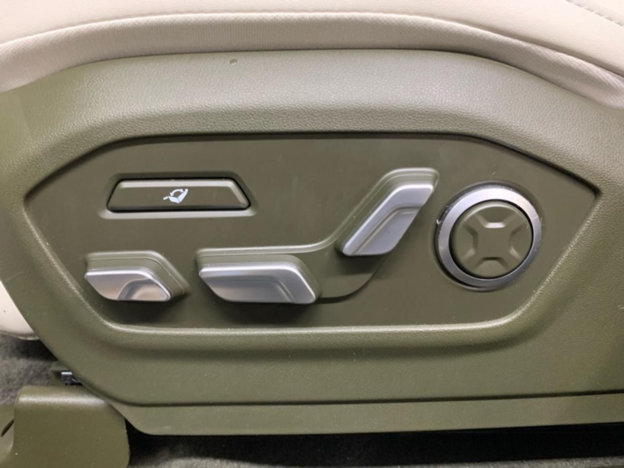 2025 Hyundai Santa Fe Ultimate Calligraphy AWD w/Beige Interior Photo