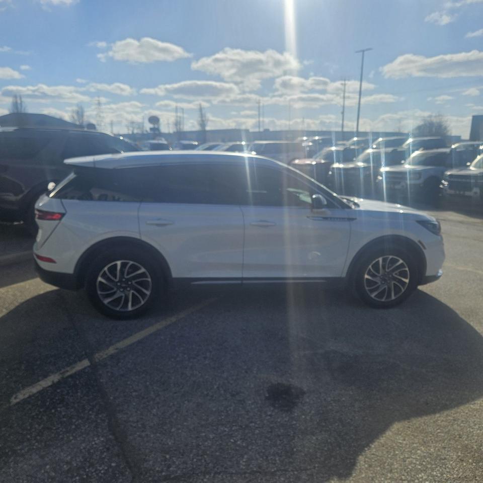 2020 Lincoln Corsair BASE AWD Photo3