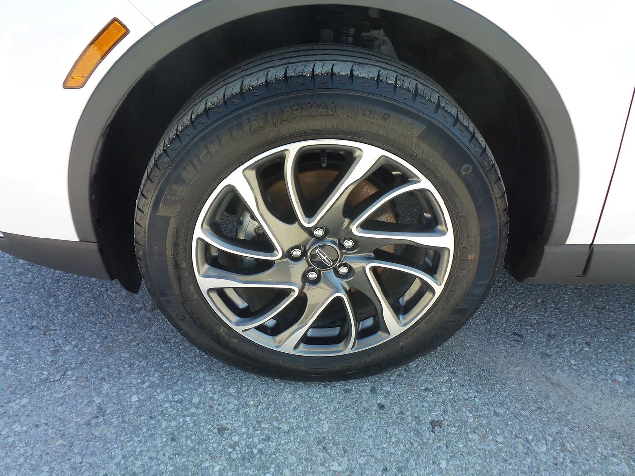 2020 Lincoln Corsair AWD, LOCAL TRADE, NAVIGATION, HEATED SEATS/WHEEL! Photo