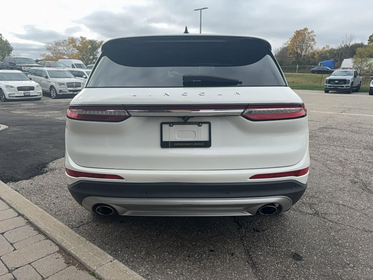 2020 Lincoln Corsair AWD, LOCAL TRADE, NAVIGATION, HEATED SEATS/WHEEL! Photo2