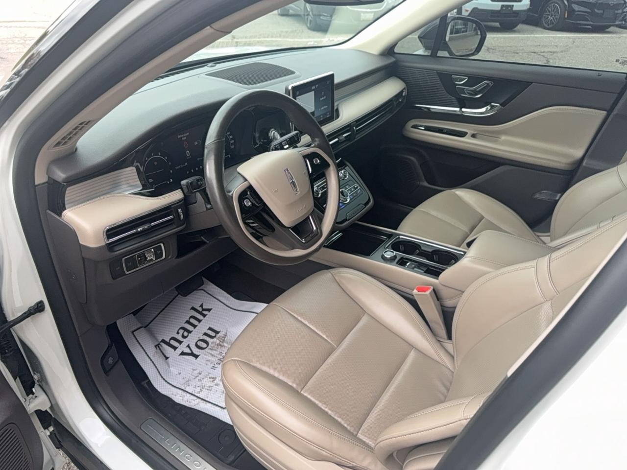 2020 Lincoln Corsair AWD, LOCAL TRADE, NAVIGATION, HEATED SEATS/WHEEL! Photo