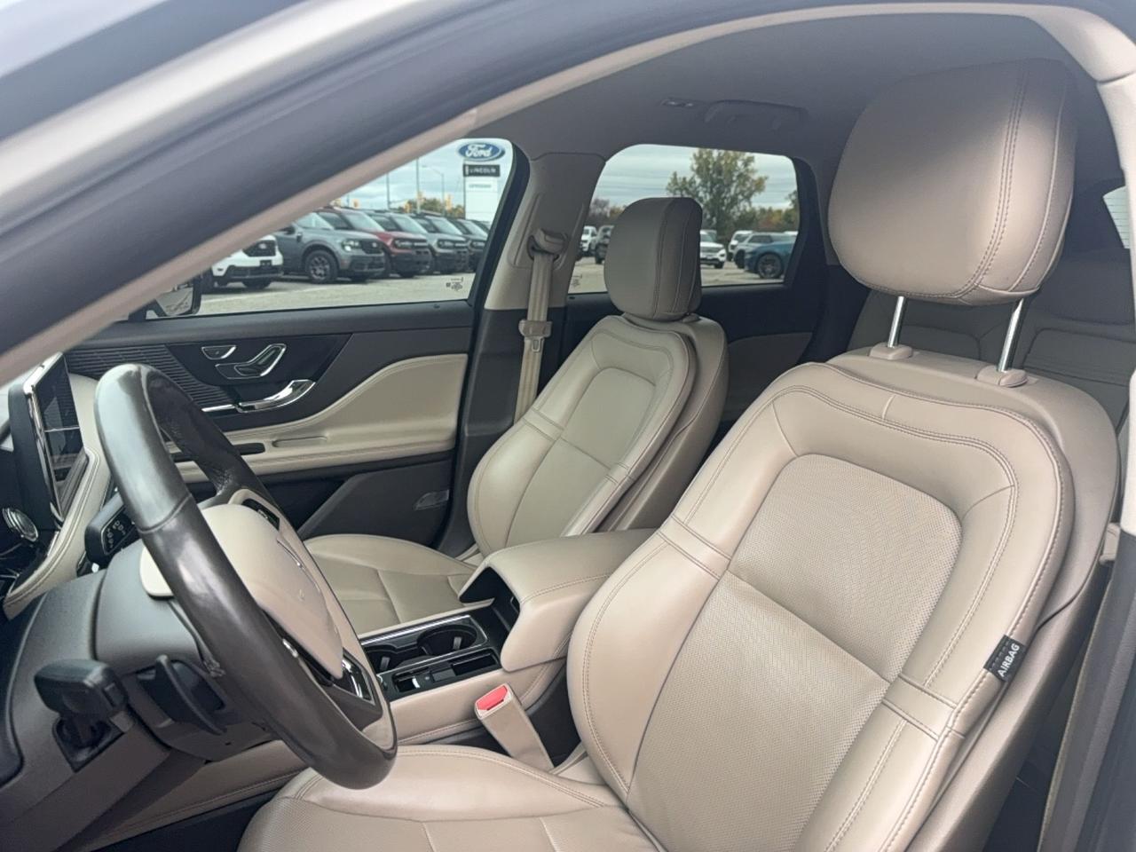 2020 Lincoln Corsair AWD, LOCAL TRADE, NAVIGATION, HEATED SEATS/WHEEL! Photo