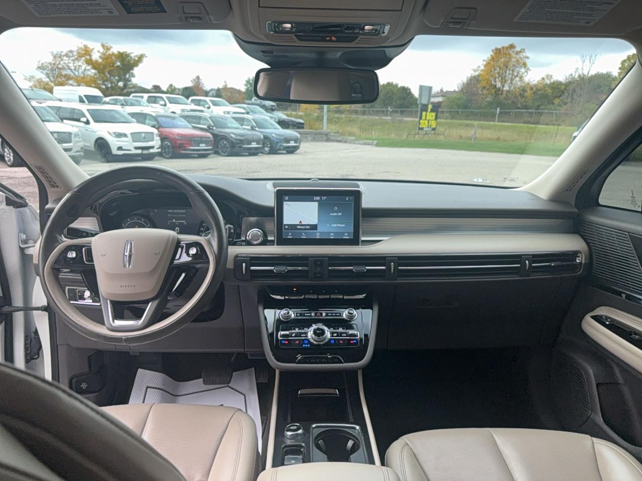 2020 Lincoln Corsair AWD, LOCAL TRADE, NAVIGATION, HEATED SEATS/WHEEL! Photo