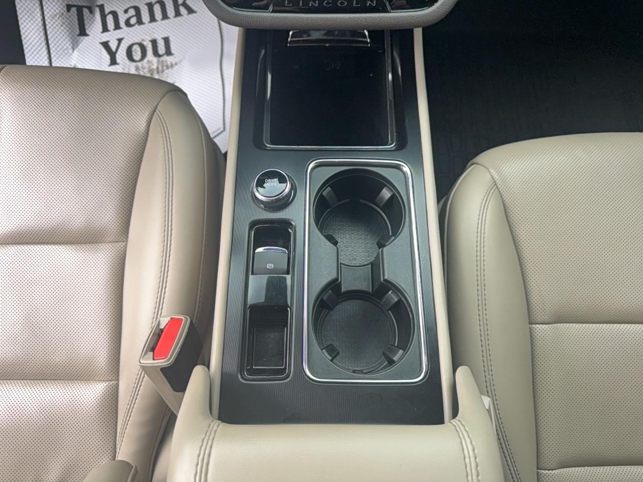 2020 Lincoln Corsair AWD, LOCAL TRADE, NAVIGATION, HEATED SEATS/WHEEL! Photo