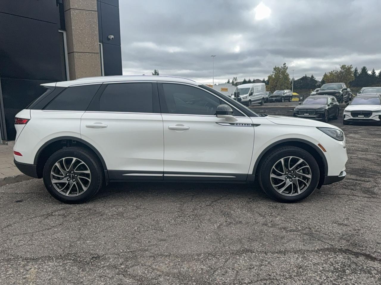 2020 Lincoln Corsair AWD, LOCAL TRADE, NAVIGATION, HEATED SEATS/WHEEL! Photo1