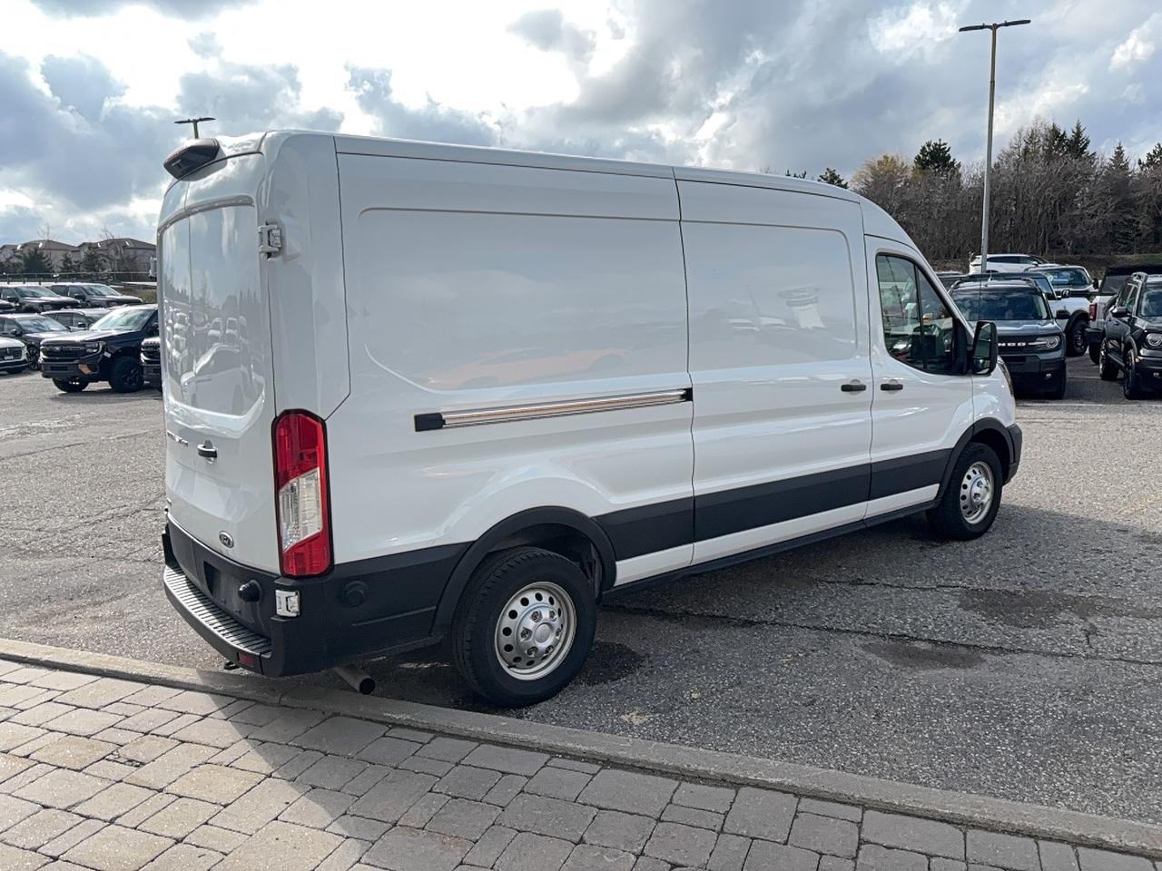 2024 Ford Transit AWD TRANSIT 250, MEDIUM ROOF, CLOTH, REAR CAMERA Photo