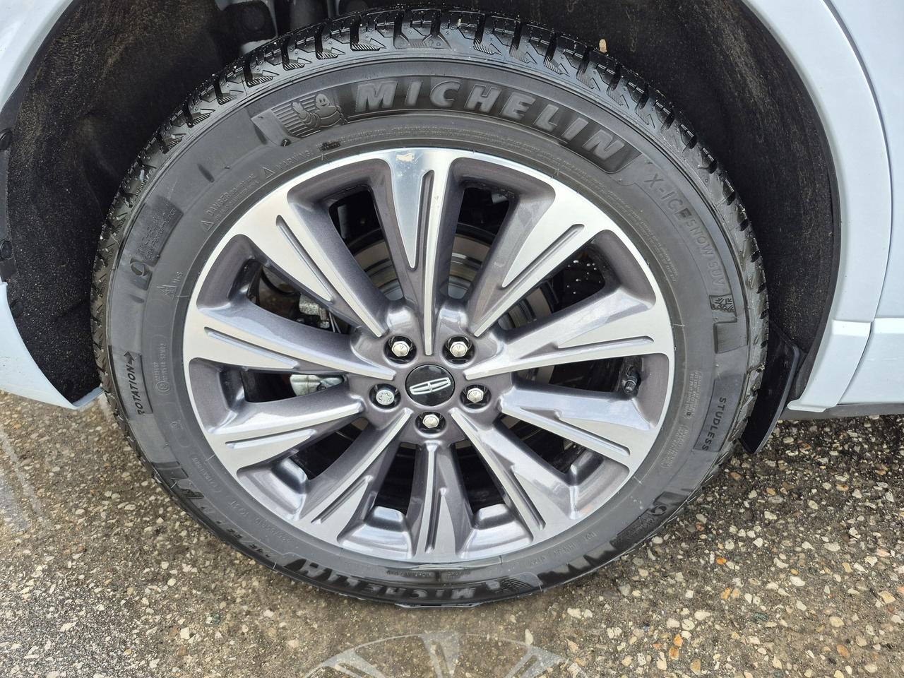 2025 Lincoln Corsair LOCAL TRADE! WINTER TIRES ON LINCOLN RIMS INCLUDED Photo