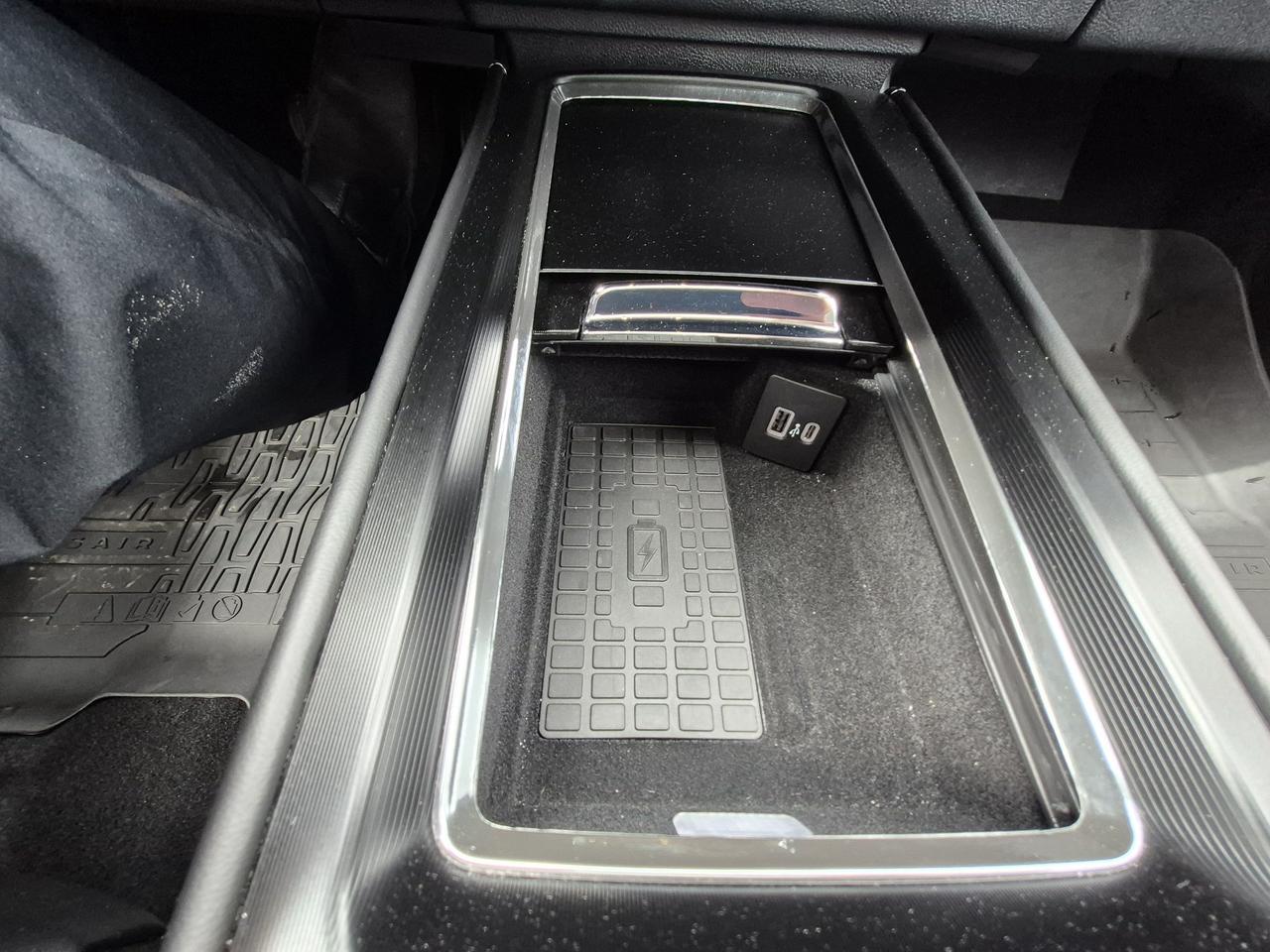 2025 Lincoln Corsair LOCAL TRADE! WINTER TIRES ON LINCOLN RIMS INCLUDED Photo