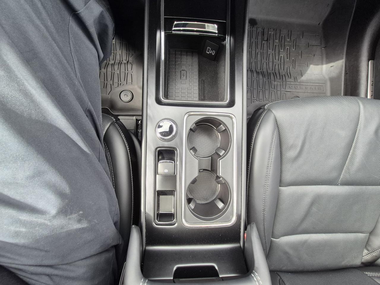 2025 Lincoln Corsair LOCAL TRADE! WINTER TIRES ON LINCOLN RIMS INCLUDED Photo