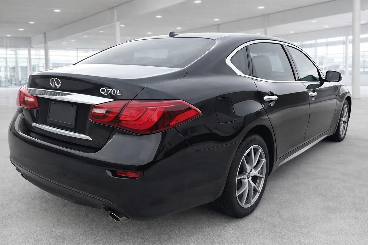 2016 Infiniti Q70 Premium Photo