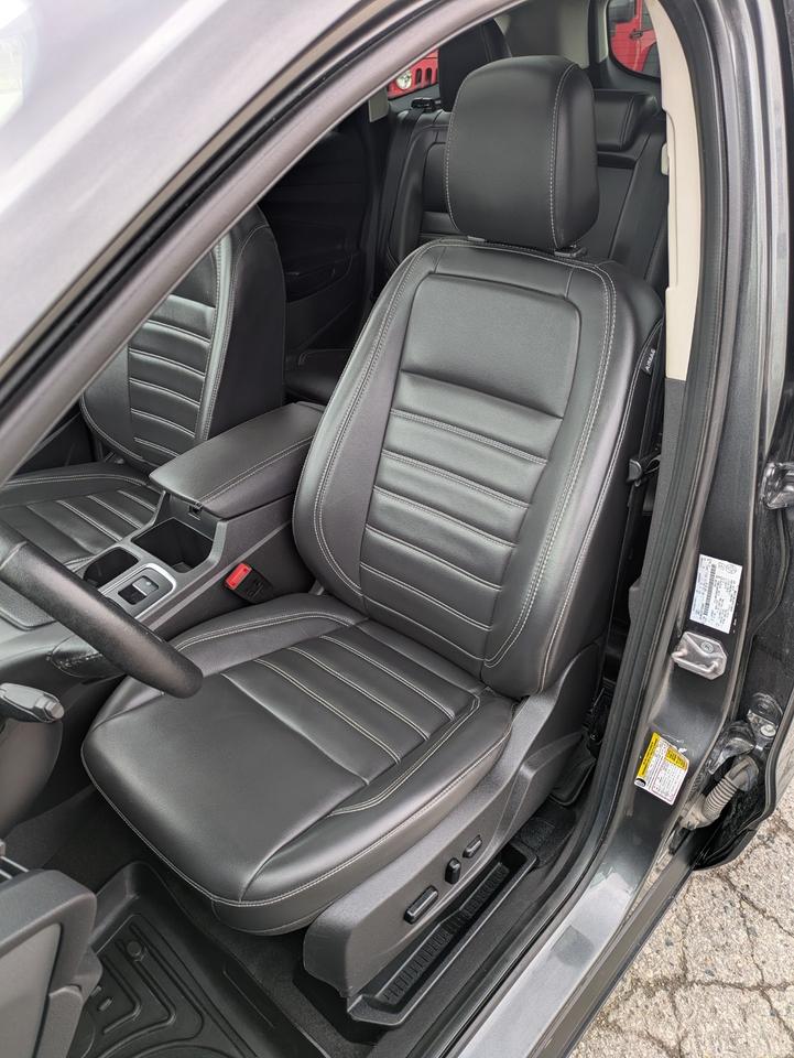 2019 Ford Escape SEL Photo