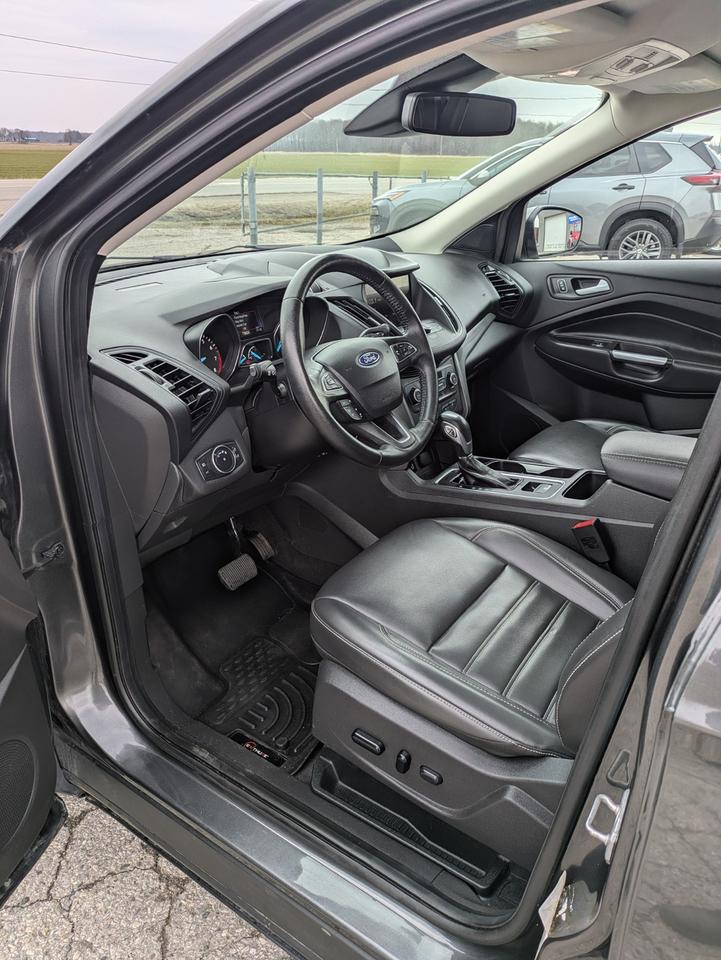 2019 Ford Escape SEL Photo