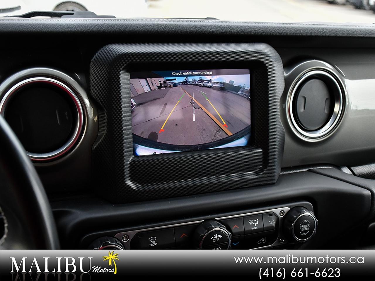 2021 Jeep Wrangler Unlimited Sahara Photo