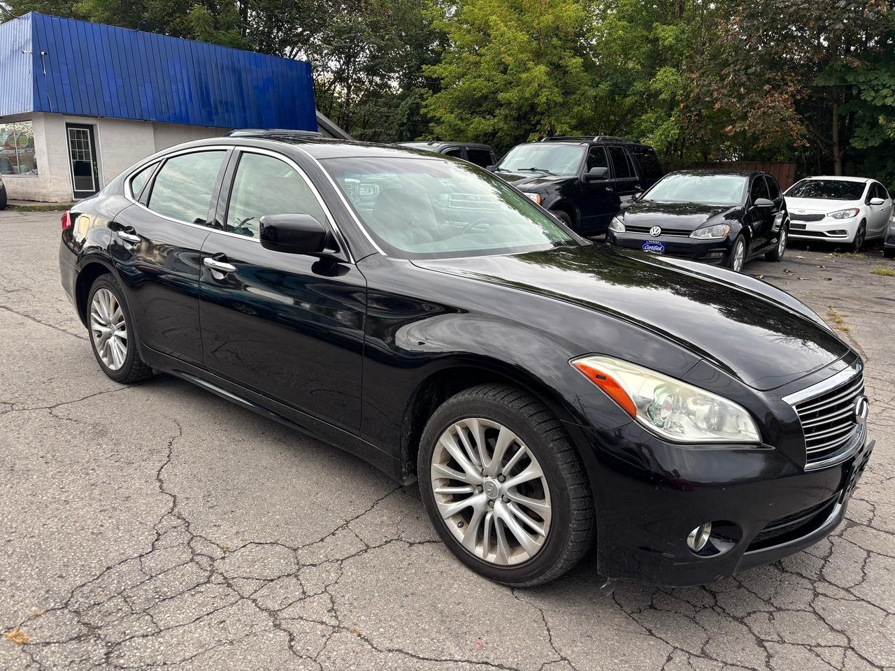 2012 Infiniti M37x 4dr Sdn AWD Photo