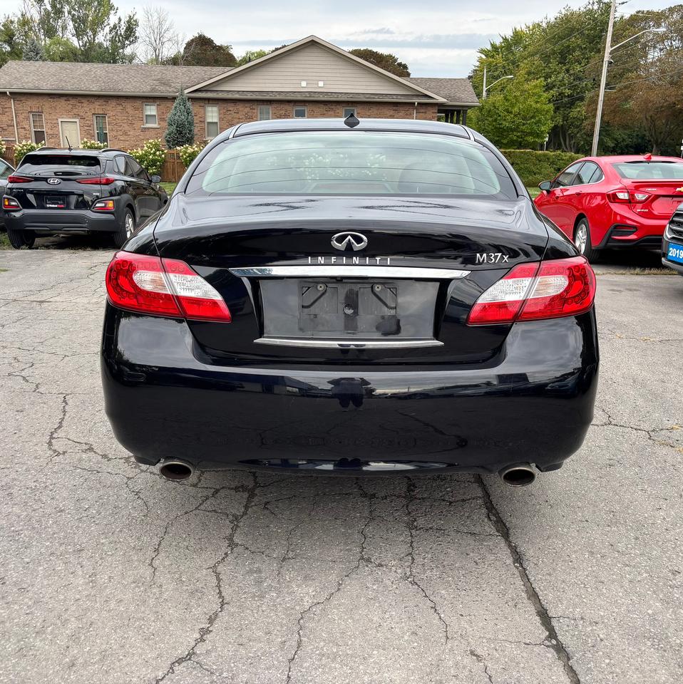2012 Infiniti M37x 4dr Sdn AWD Photo4