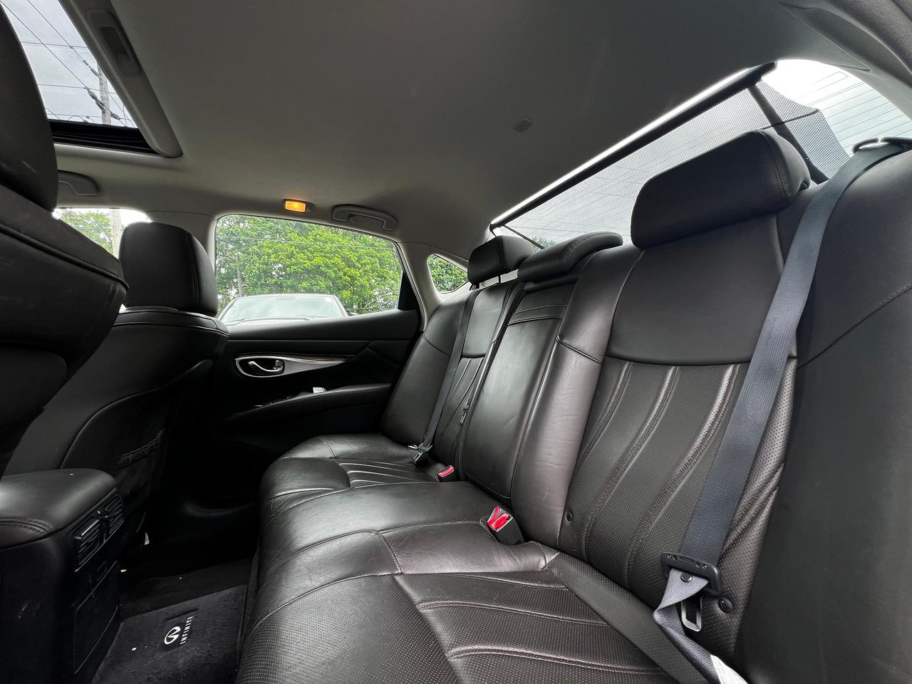 2012 Infiniti M37x 4dr Sdn AWD Photo