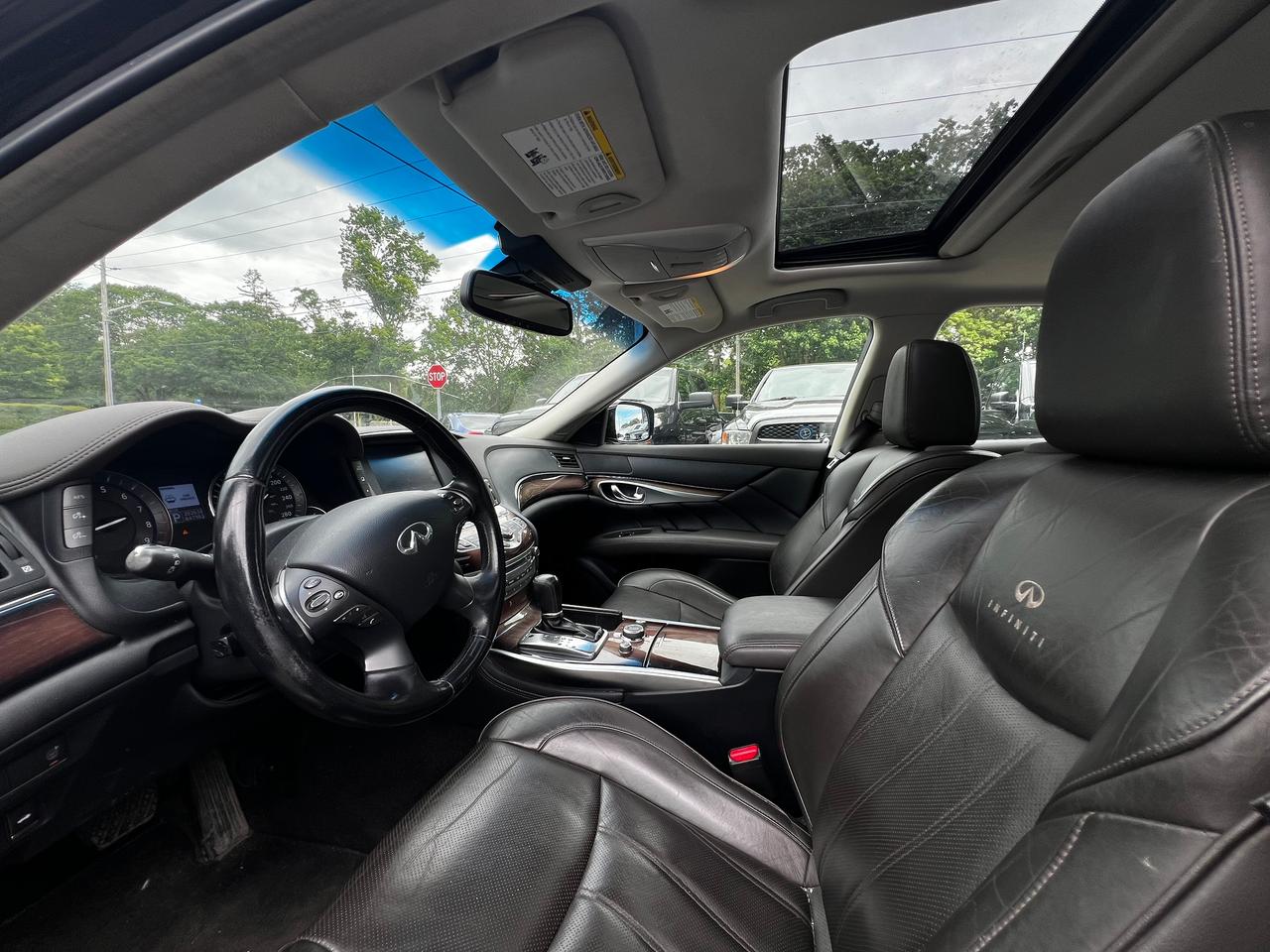 2012 Infiniti M37x 4dr Sdn AWD Photo