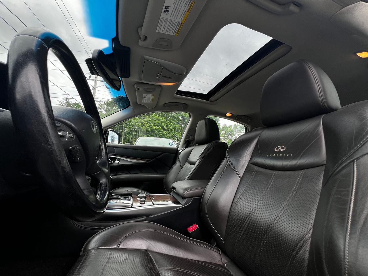 2012 Infiniti M37x 4dr Sdn AWD Photo