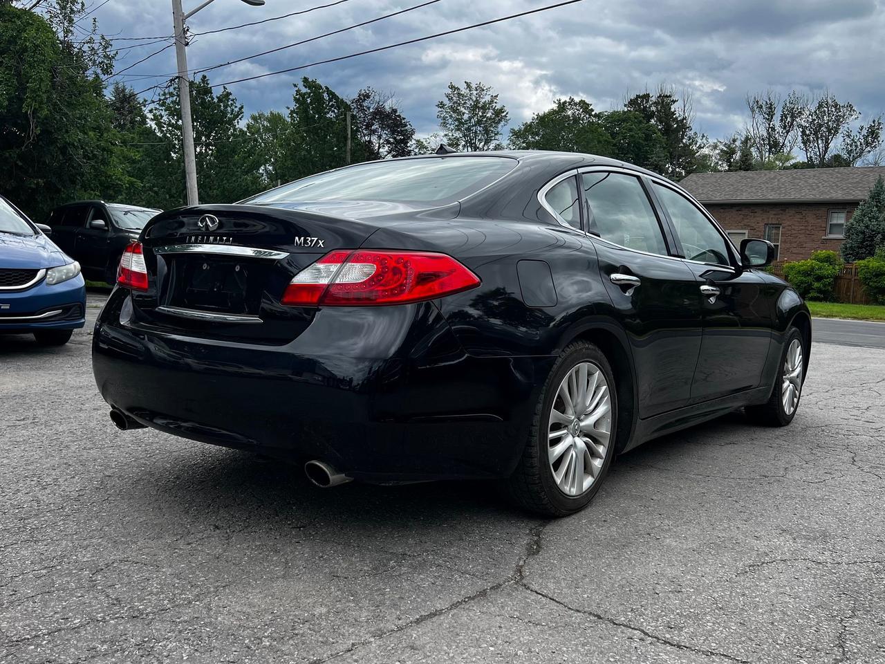 2012 Infiniti M37x 4dr Sdn AWD Photo