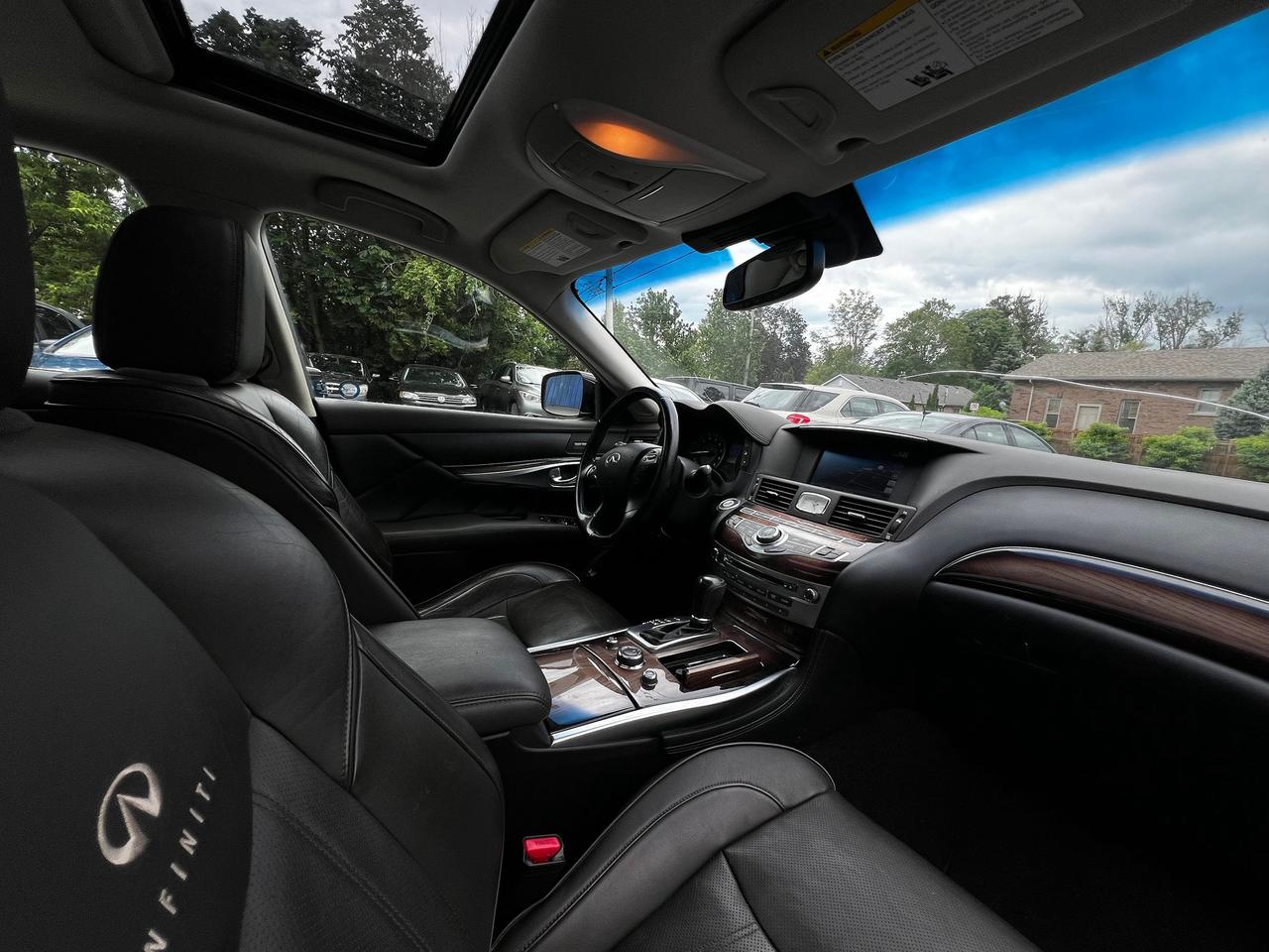 2012 Infiniti M37x 4dr Sdn AWD Photo