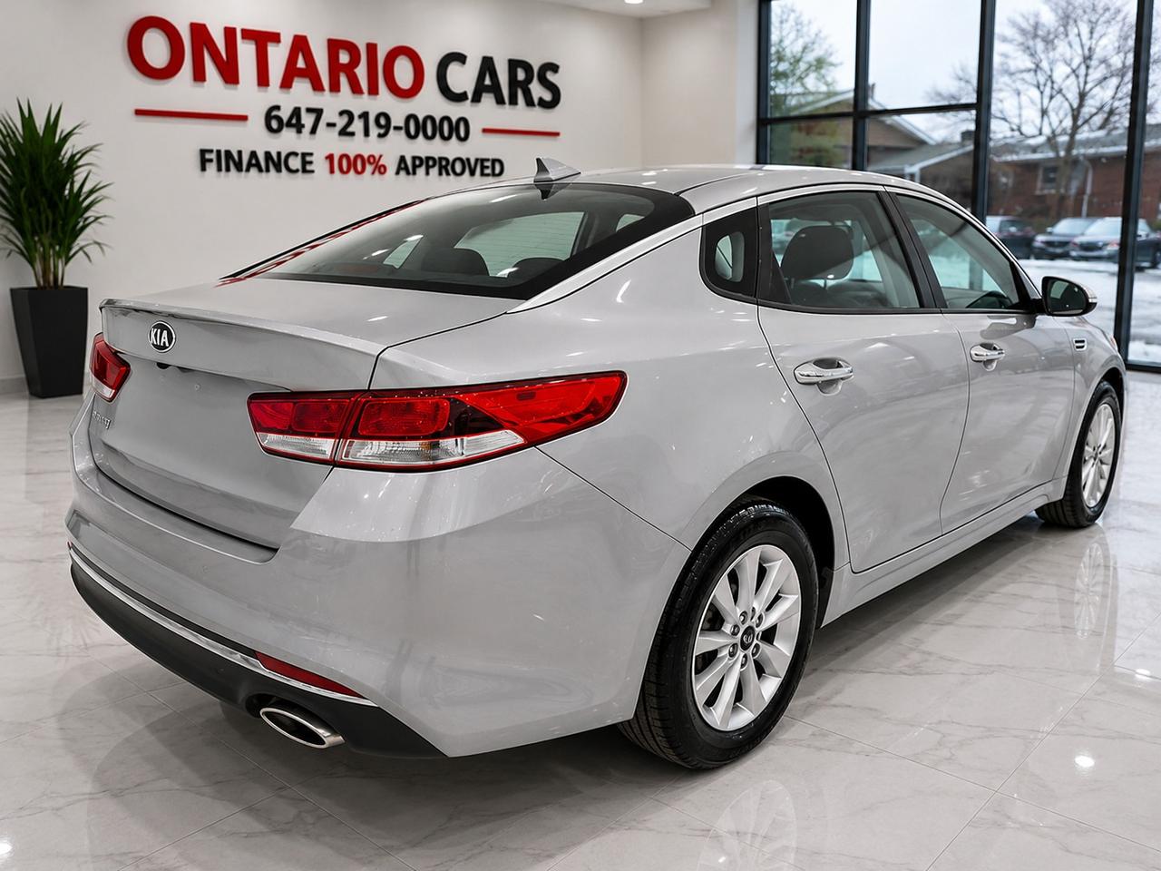 2018 Kia Optima LX Photo4