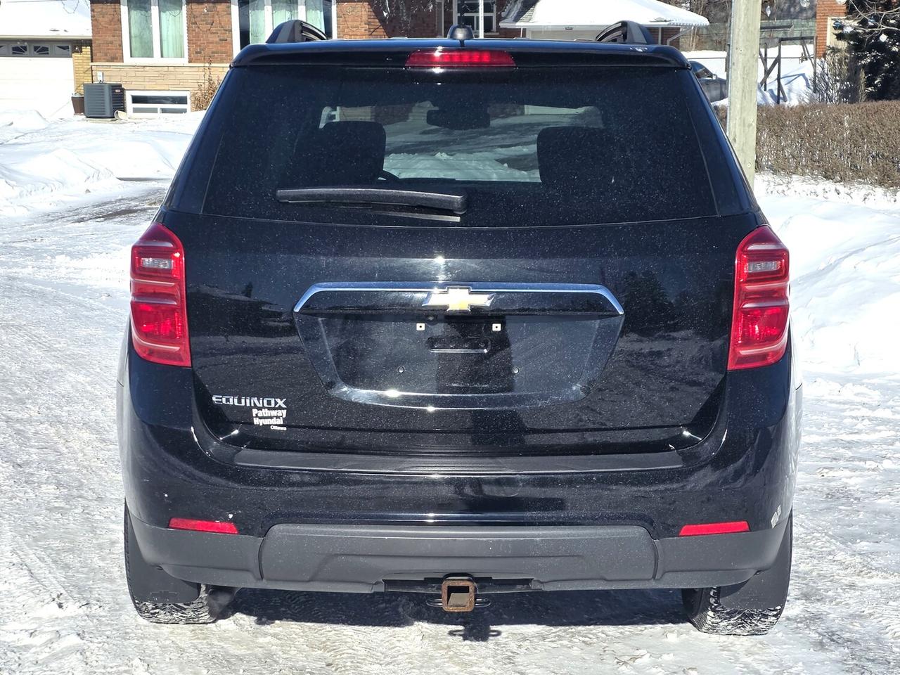 2017 Chevrolet Equinox LT Photo