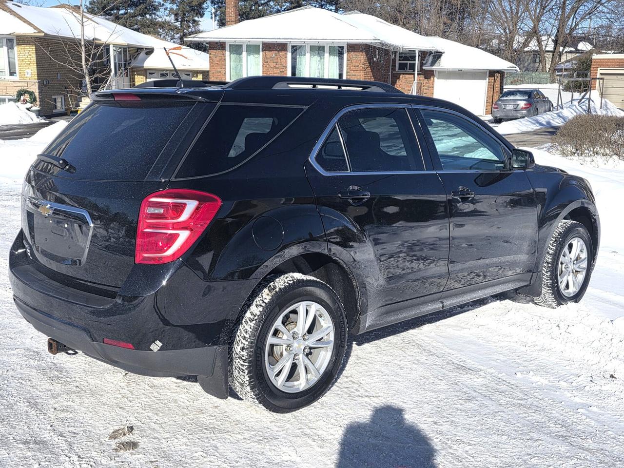 2017 Chevrolet Equinox LT Photo