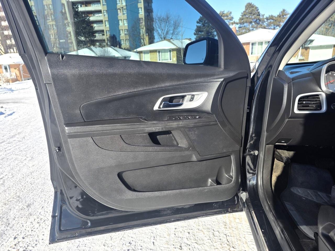 2017 Chevrolet Equinox LT Photo