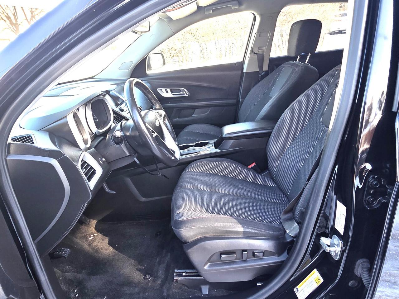 2017 Chevrolet Equinox LT Photo