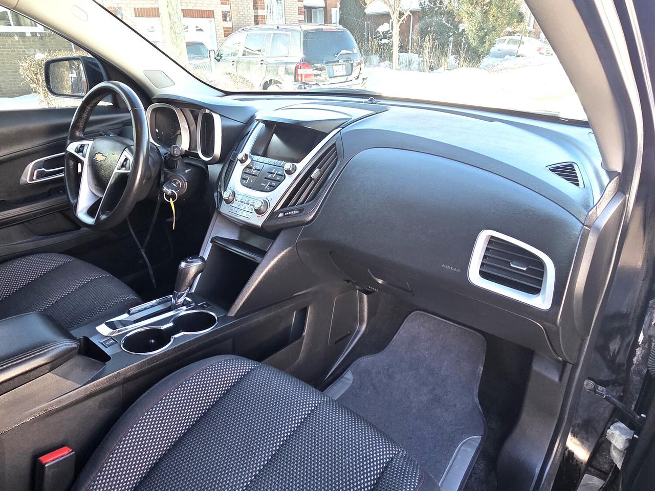 2017 Chevrolet Equinox LT Photo